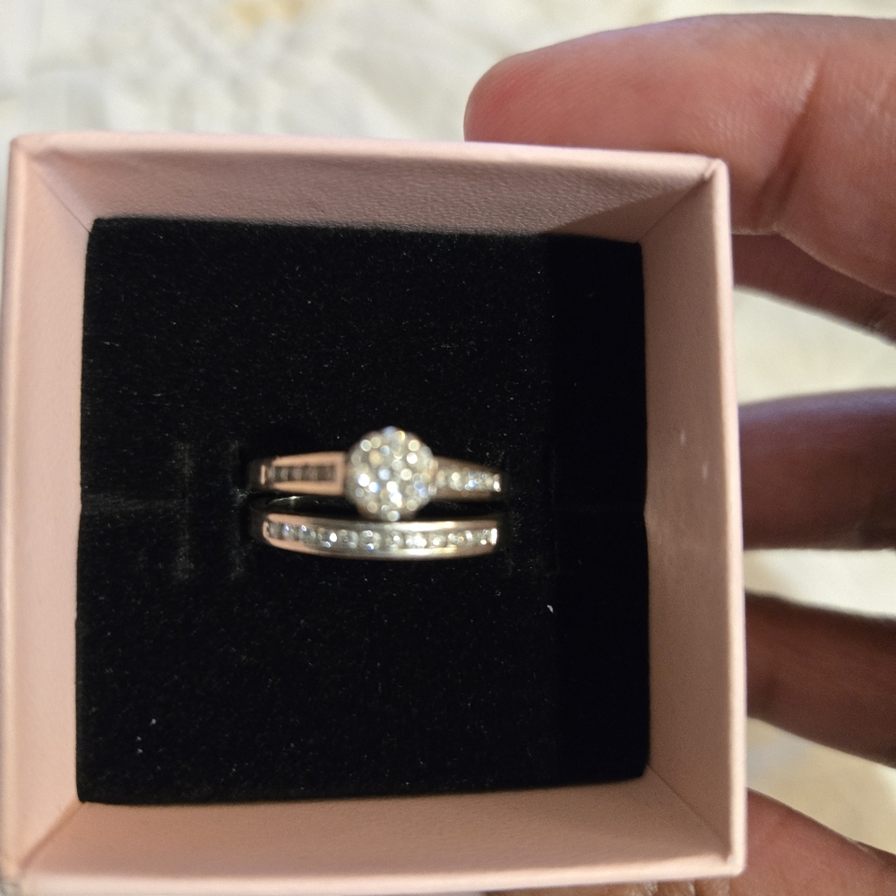 Diamond wedding ring and band